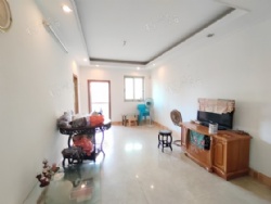 �����У�ϲ�Сѧ����ʤ���г���������԰��¥�´���ͣ��λ����ܰװ�ޣ�����1000Ԫ