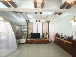 ũ��Сѧ���Ź�Է��С��������¥�㣬ʵ�����130��