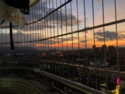 ���سǾ�װ����һ��