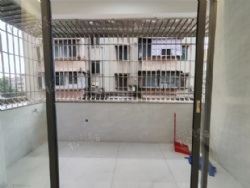 ��ɽ�´徫װ������¥��