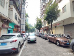 ���ݾ�װ���� ���¹㳡��һ������ 69.8��